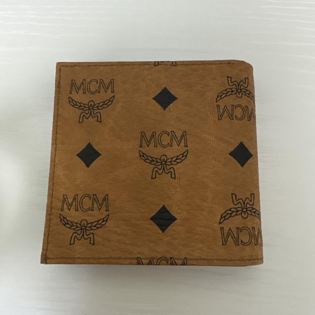 未使用　MCM エムシーエム　レザー二つ折り財布　コニャック