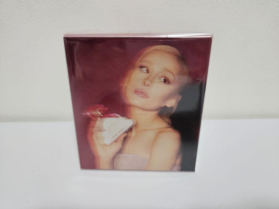 Ariana Grande オードパルファム 30ml　クラウドピンク