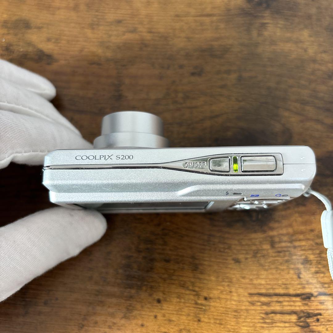 美品・動作確認済み】Nikon COOLPIX S200 シルバー - メルカリ