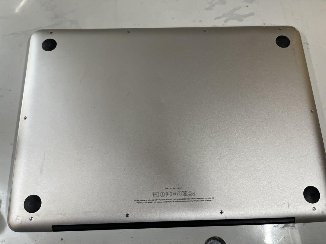 MacBook Pro early2011 アーモンド硬貨