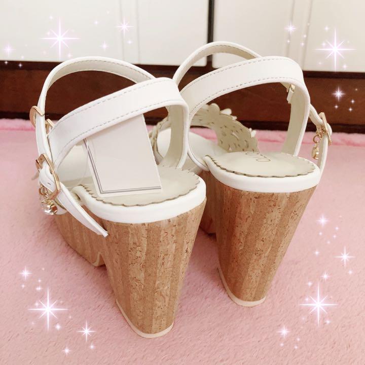 【LODI】フラワー付きサンダル ☆LODISPOTTO☆ビジューフラワーサンダル☆新品ホワイトLサイズ☆
