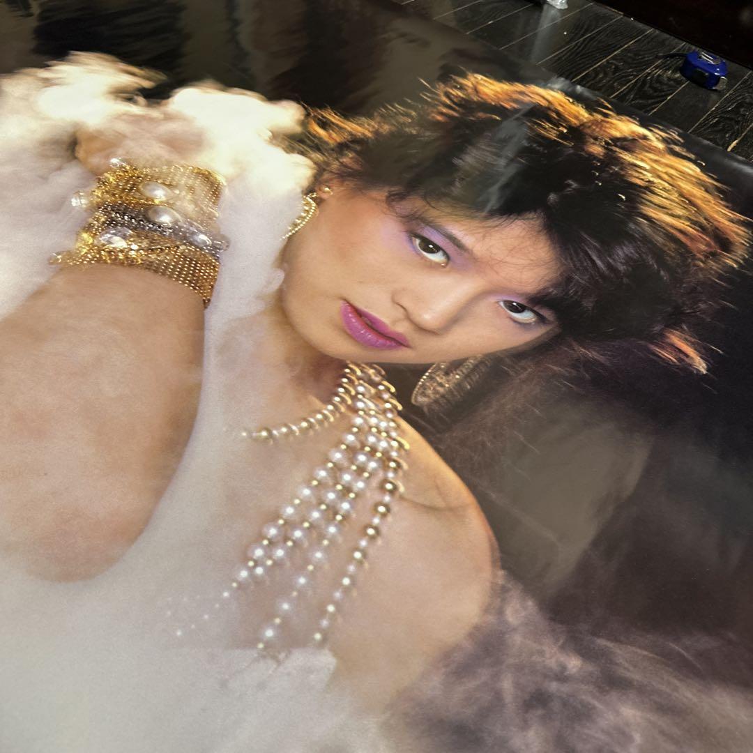 中森明菜　B0サイズ　ポスター　当時品　超特大 中森明菜 超特大 B0サイズ ポスター 当時品 - メルカリ