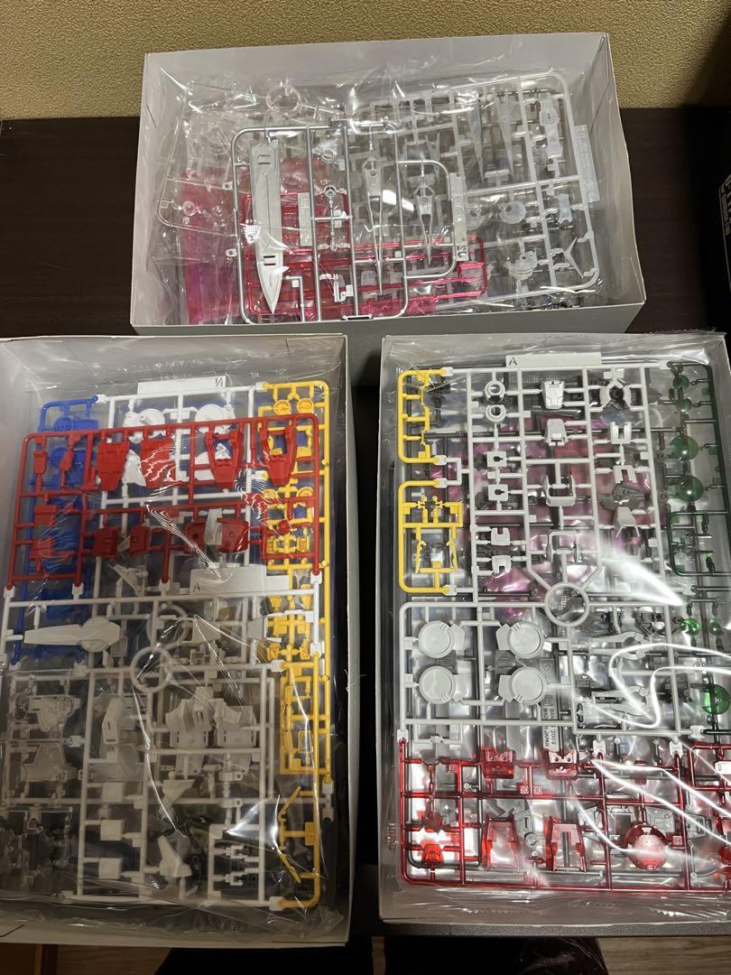 ガンプラ ソリッドクリア エクシア2種+アヴァランチ1/100