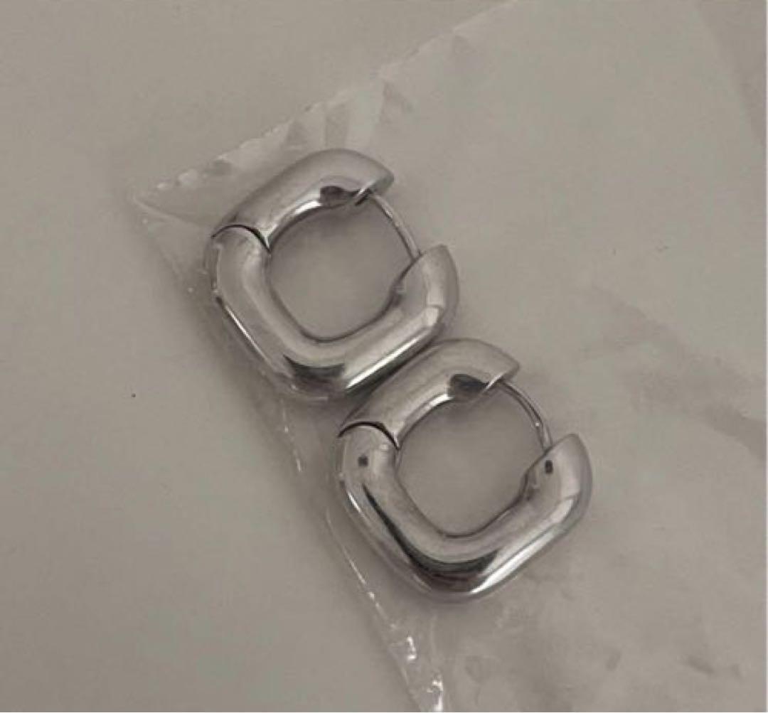 NUMBERING ナンバリング スクエア フープ ピアス シルバー