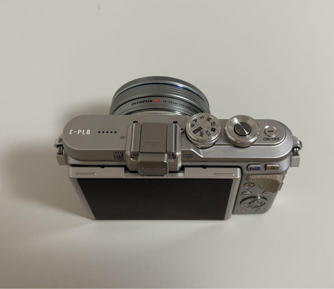 【箱付き】OLYMPUS PEN E-PL8 ミラーレスカメラ