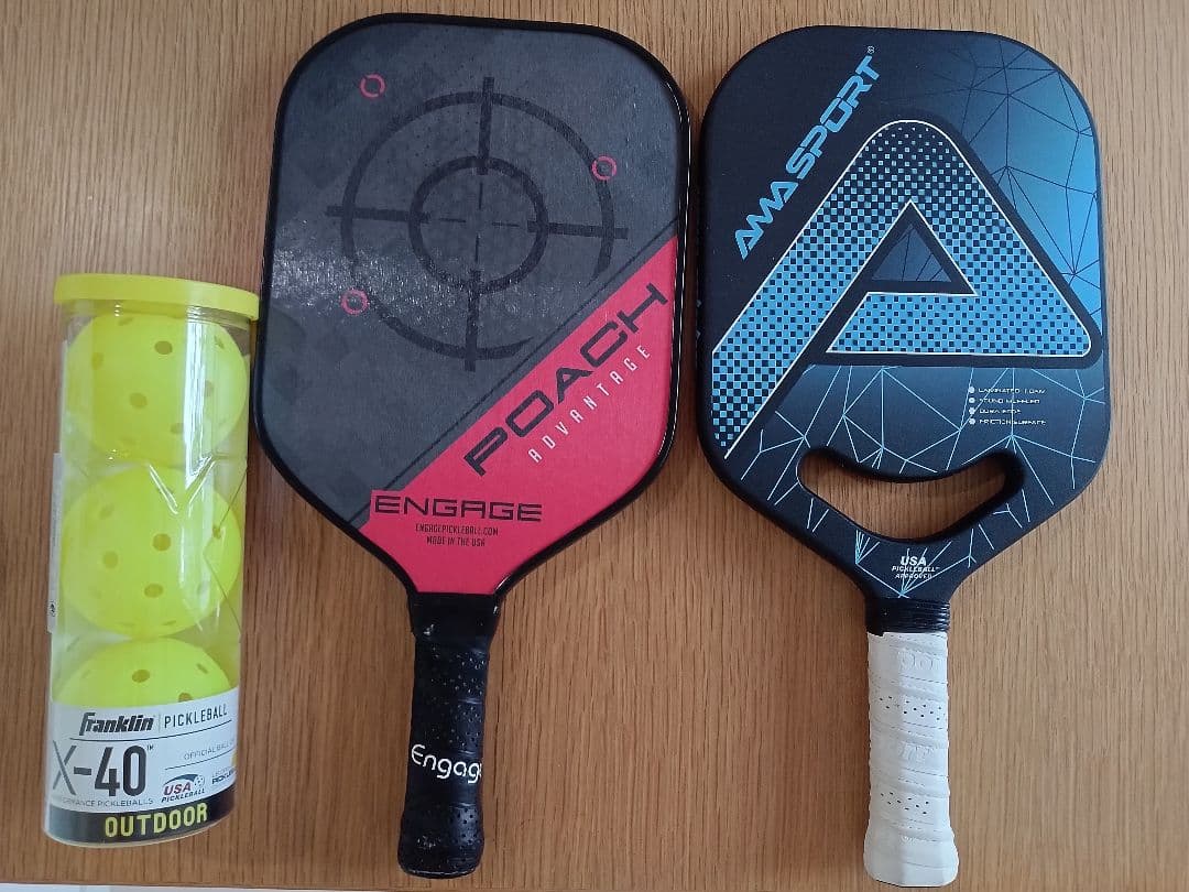 ピックルボールパドル2本 ボール3個セット目立った傷や汚れなし