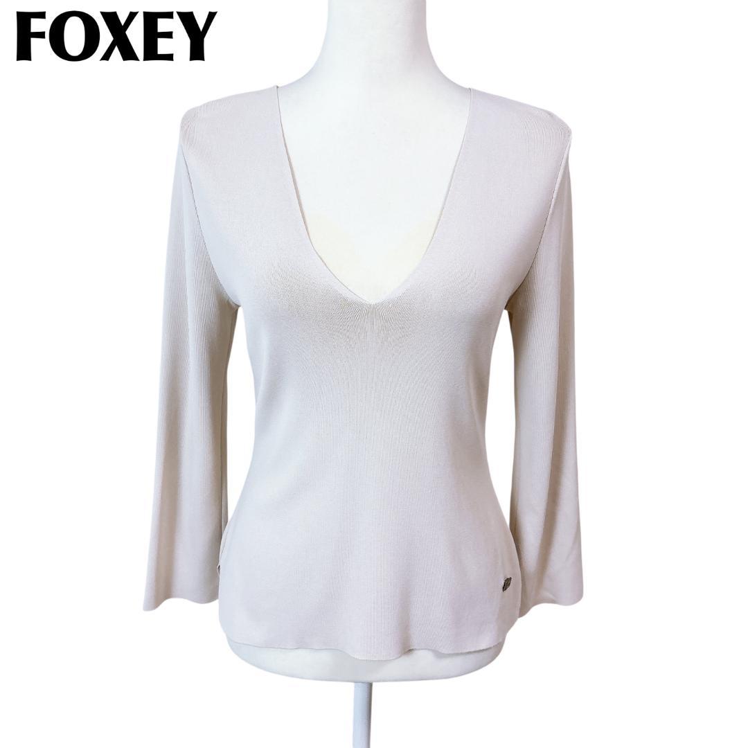【美品】フォクシーニューヨーク ニットカットソー Ｖネック 裾プレートロゴ 40