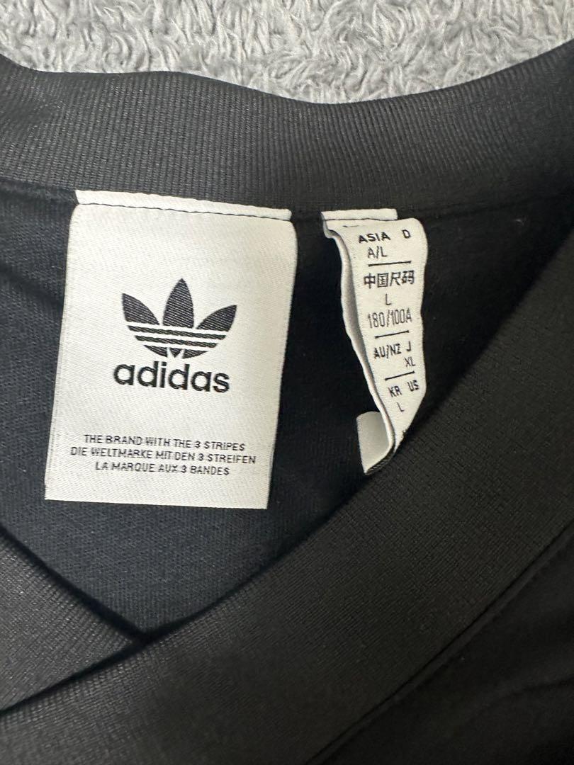adidasナイロンセットアップ