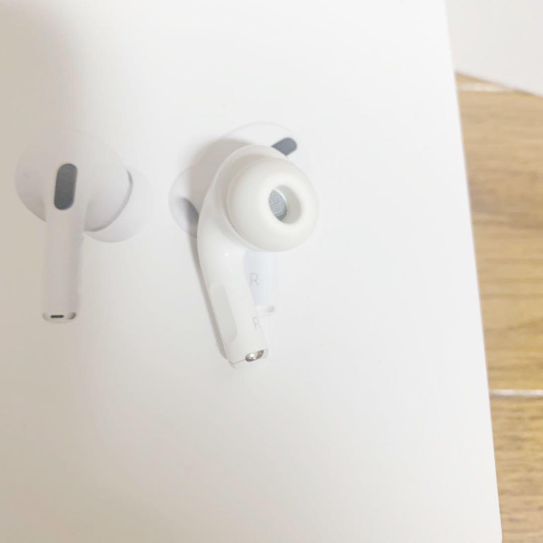 アポッズエ 美品 AirPods Pro 右耳のみ Zmcir-m28189238931 限定1台のみ エアーポッズプロ ブランド