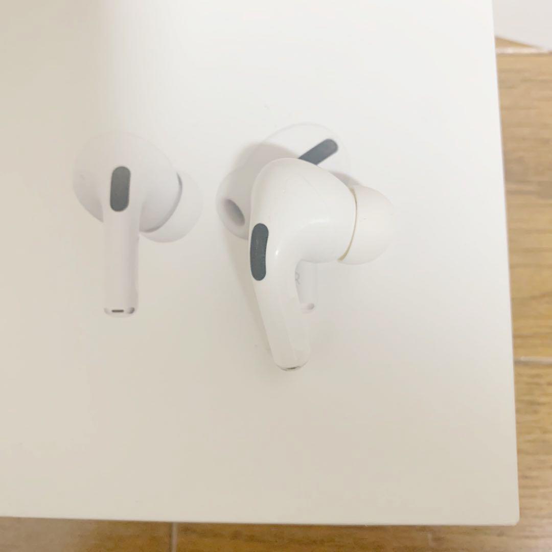 アポッズエ 美品 AirPods Pro 右耳のみ Zmcir-m28189238931 限定1台のみ エアーポッズプロ ブランド