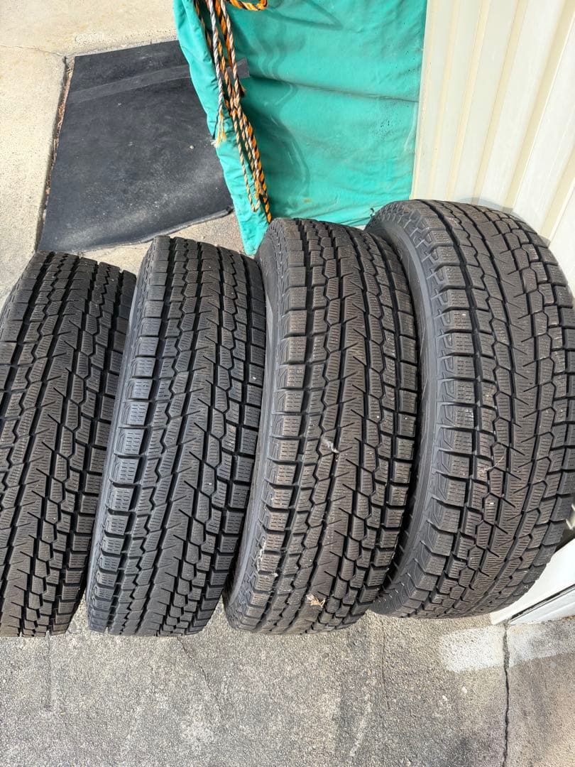 195/80R15 スタッドレスタイヤ SUV G075 4本セット 2023年 195/80R15 スタッドレスタイヤ SUV G075 4本セット 2023年