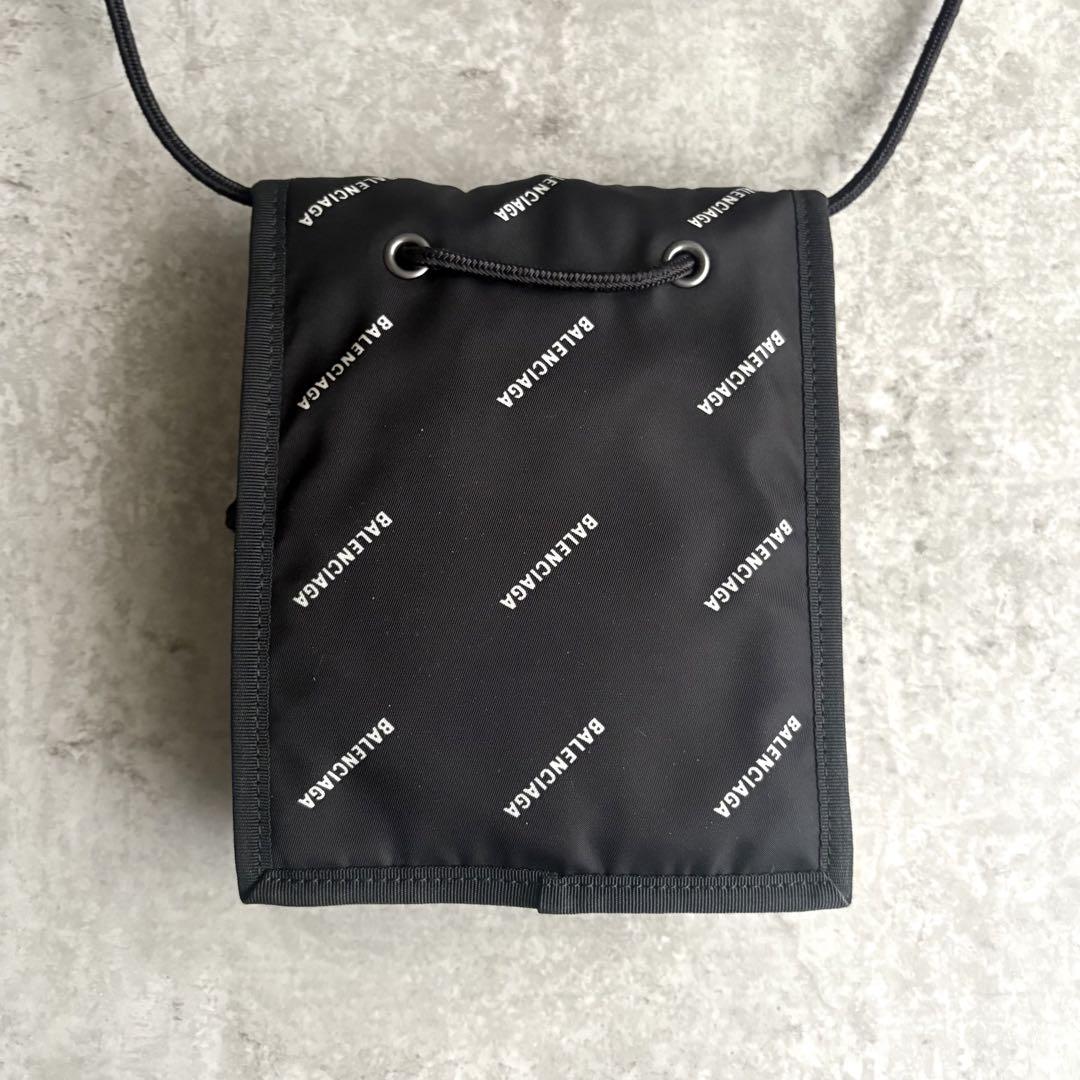 BALENCIAGA