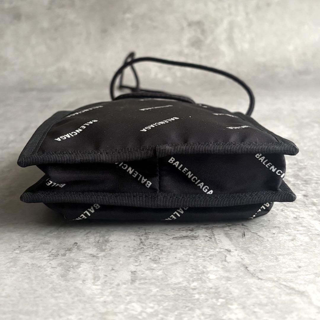BALENCIAGA