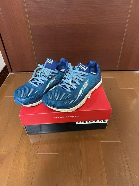 ALTRA エスカランテレーサー ALOHA