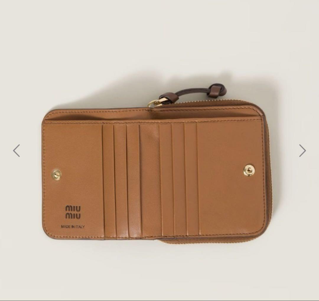 正規店仕入れの 正規品】【新品・未使用】MIUMIU 24SS スモールレザーウォレット 小物