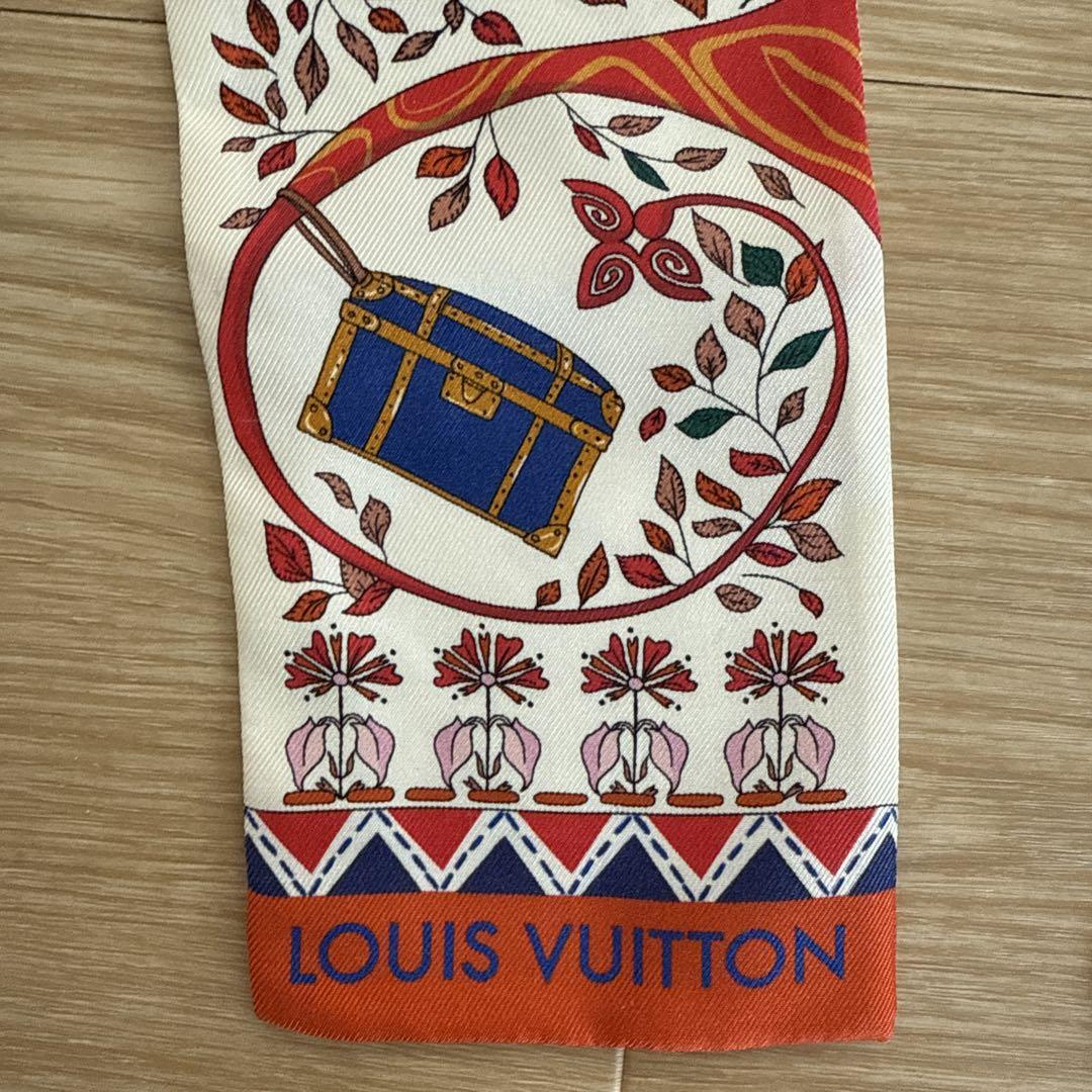 Louis Vuitton シルクスカーフ 花柄