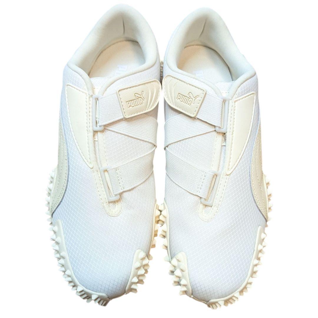 ほぼ未使用 PUMA プーマ モストロ アーカイブ 24cm ホワイト ほぼ未使用 PUMA プーマ モストロ アーカイブ 24cm ホワイト