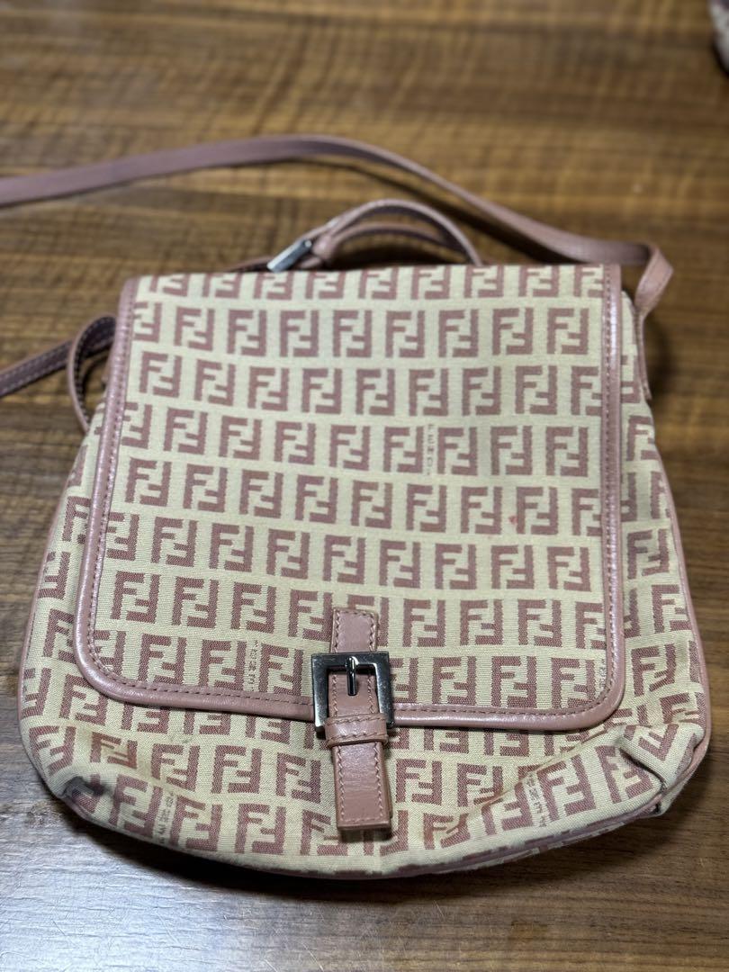 肩掛けFENDI ショルダーバッグ