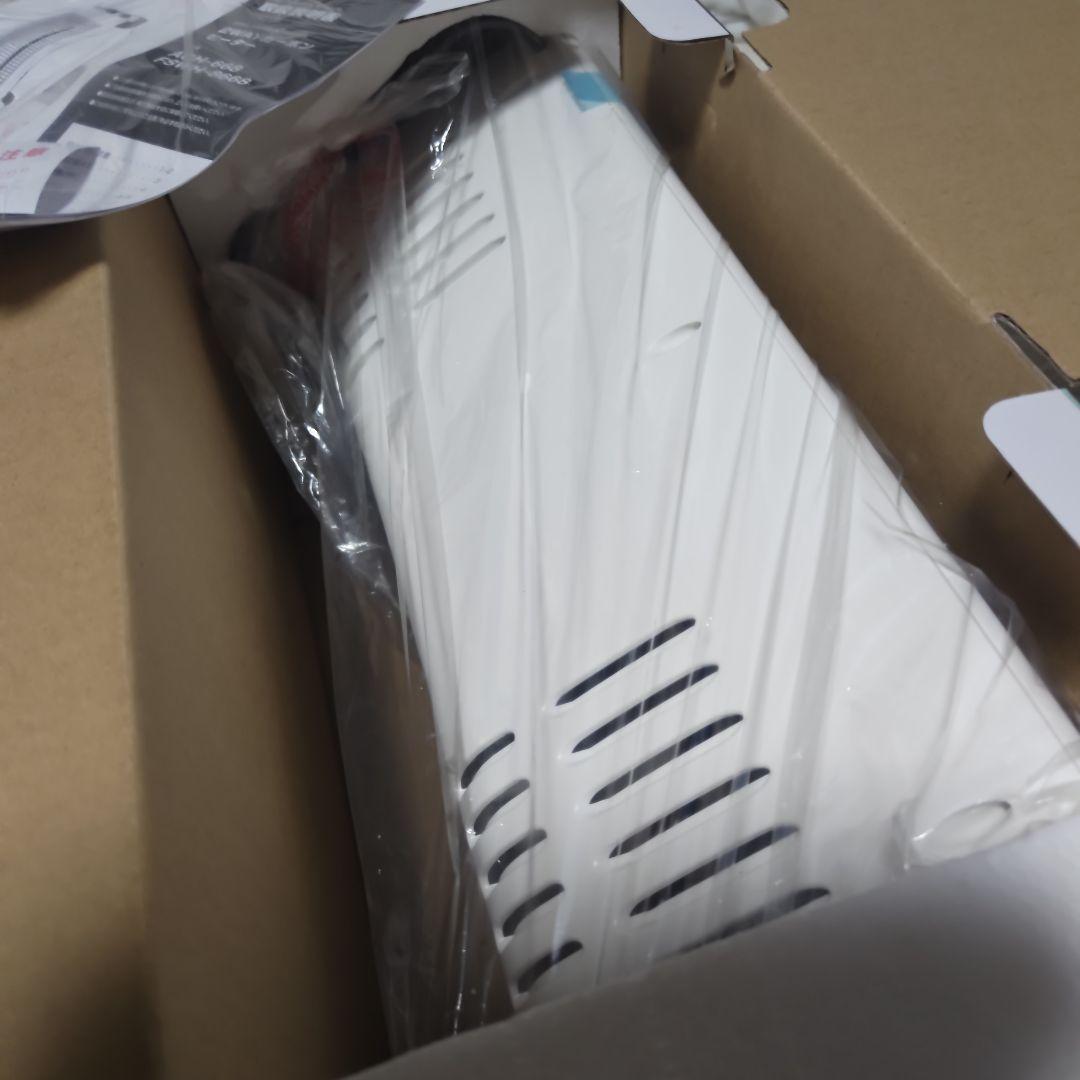 新品未使用　アピックス 2WAYカーボンヒーター 　ホワイト　FSWH-8668