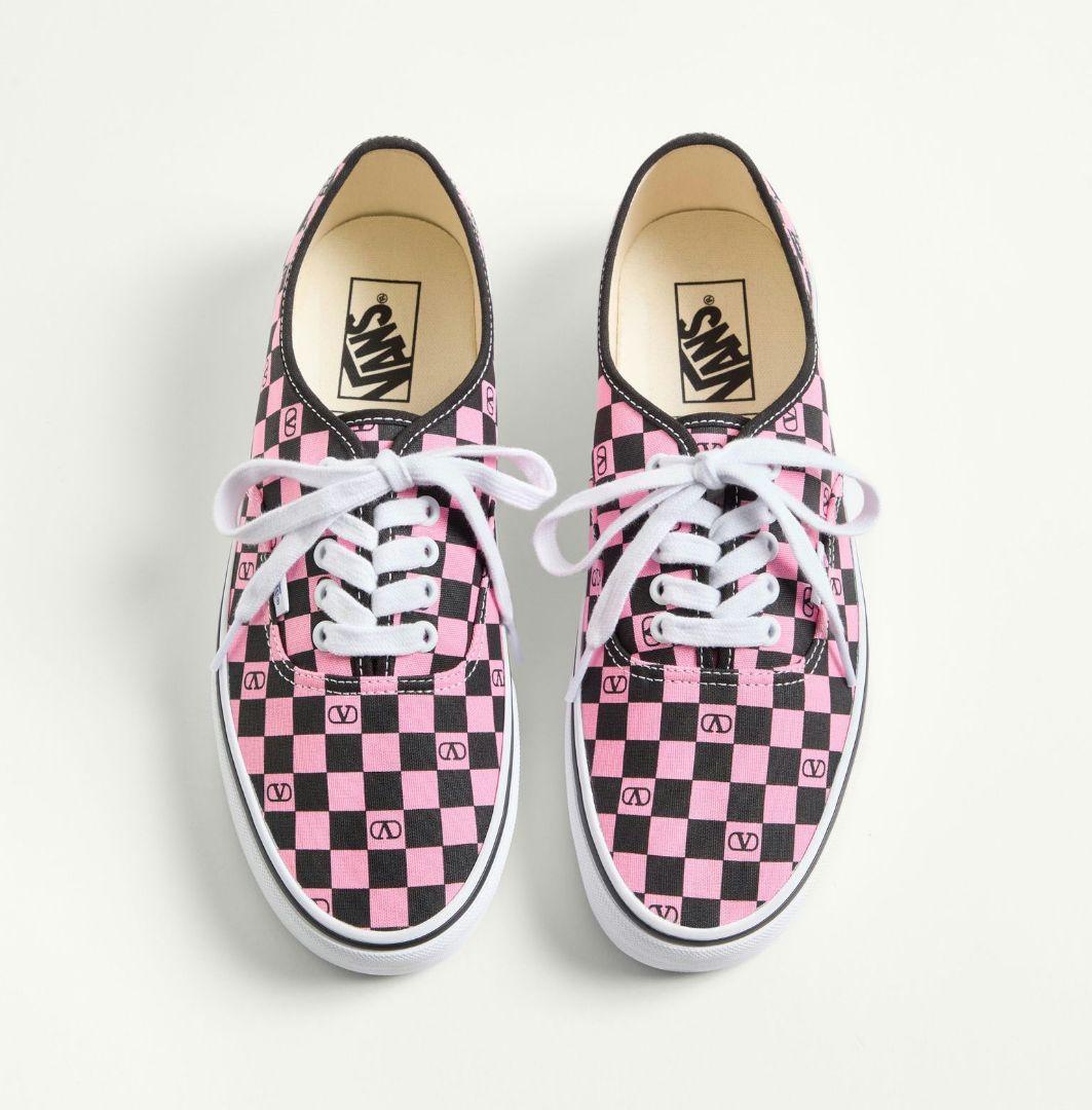 最新コラボ】木村拓哉氏も愛用する『VALENTINO×VANS』のコラボ
