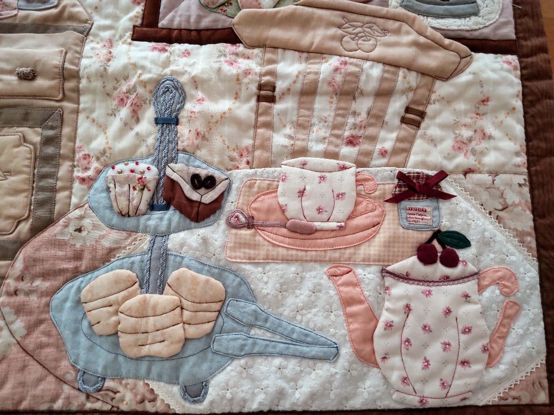 マニー　コラージュ タペストリー マニー コラージュ タペストリー