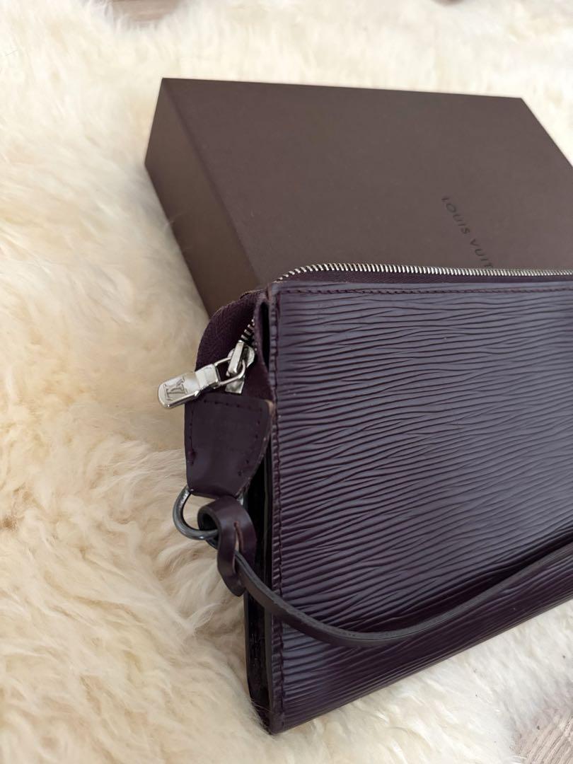 【LOUIS VUITTON】エピ ポシェットアクセソワール カシス