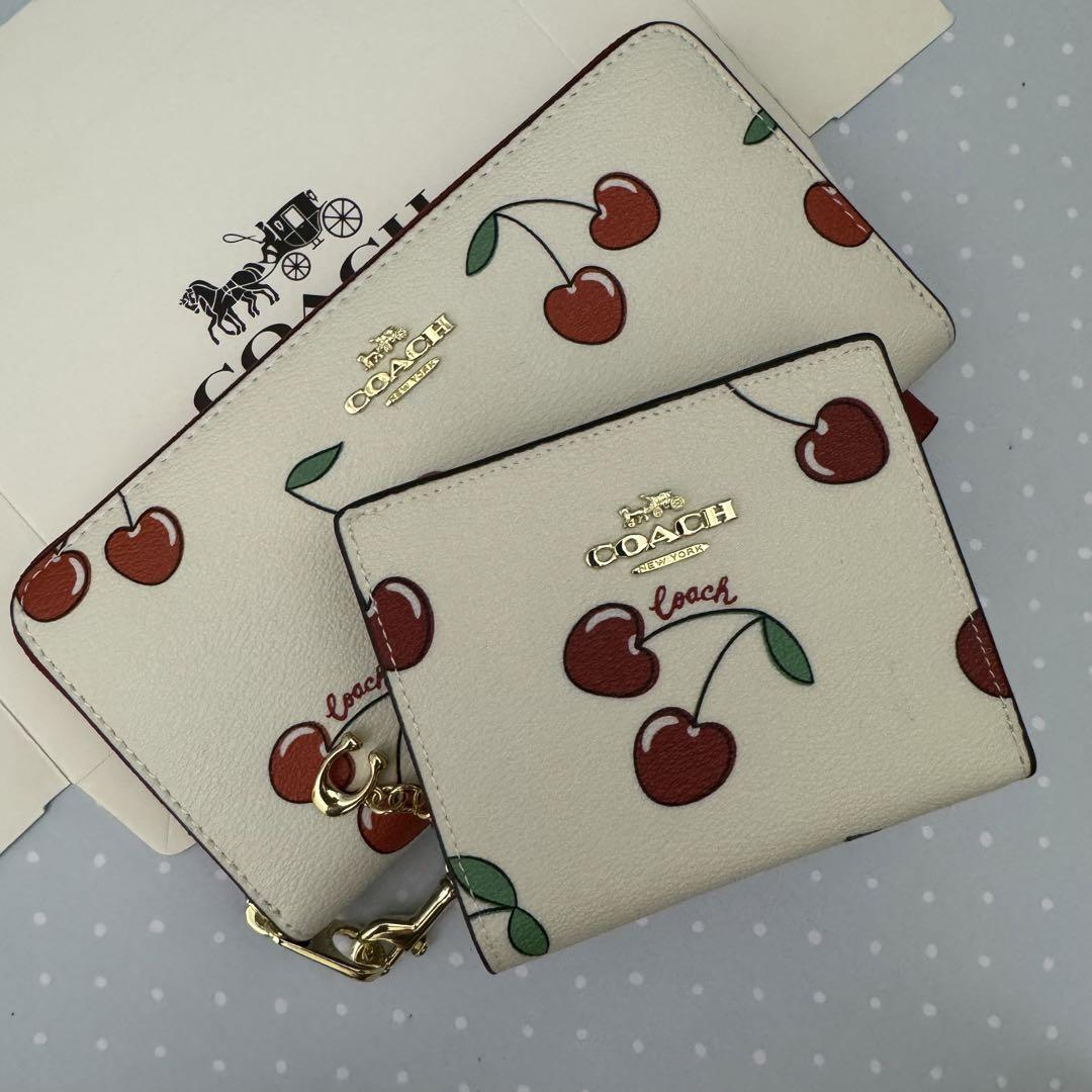 coachコーチ折りたたみと長財布2セット レディースのホワイト色新品財布