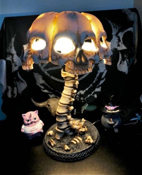 ゴシックスカル / スタンドライト | costaveras.com.br