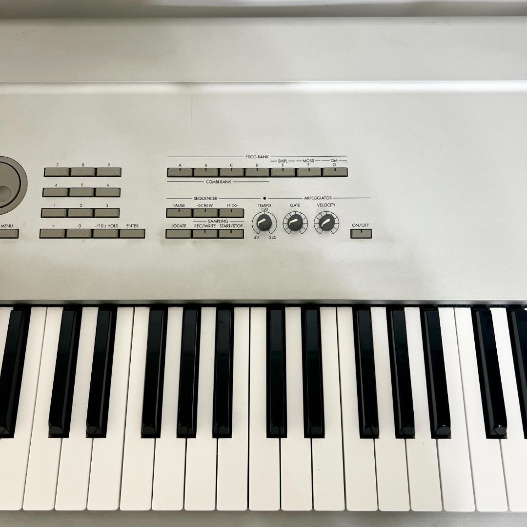 KORG TRITON シンセサイザー 88鍵盤 シルバー KORG TRITON シンセサイザー 88鍵盤 シルバー - メルカリ