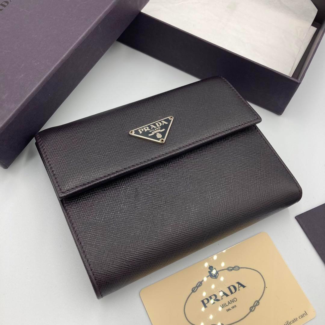 ！新品！　PRADA プラダ　サフィアーノ　折り財布