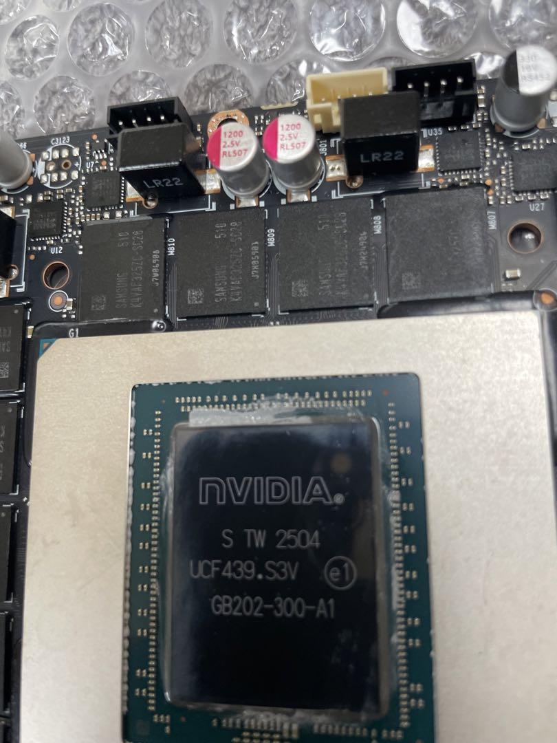 INNO3D® GeForce RTX™ 5090 X3 OC 本格水冷化 INNO3D® GeForce RTX™ 5090 X3 OC 本格水冷化 - メルカリ