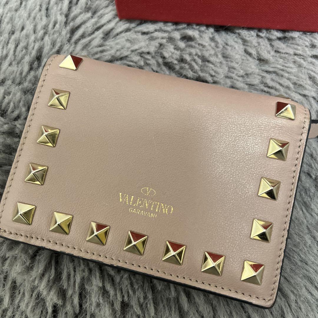 送料関税込☆VALENTINO ロックスタッズ 折りたたみ財布☆超人気 ☆送料関税込☆VALENTINO ロックスタッズ レザー ミニウォレット