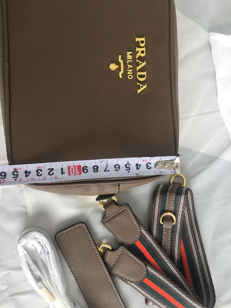 PRADA ブラウンレザーショルダーバッグ PRADA ブラウンレザーショルダーバッグ