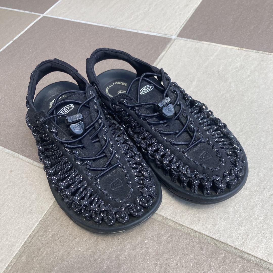 KEEN キーン　サンダル　レディース　23.5 黒　ラメ　編み込み　美品