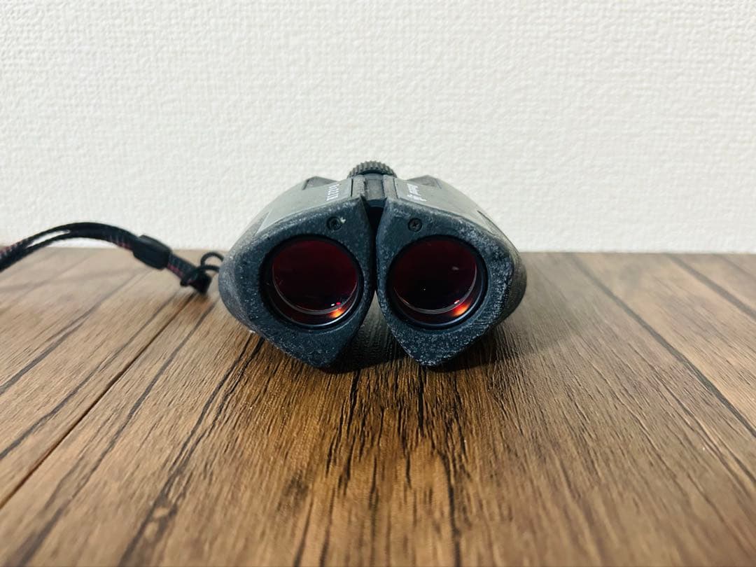 Weekend 8x22 Binoculars with Case