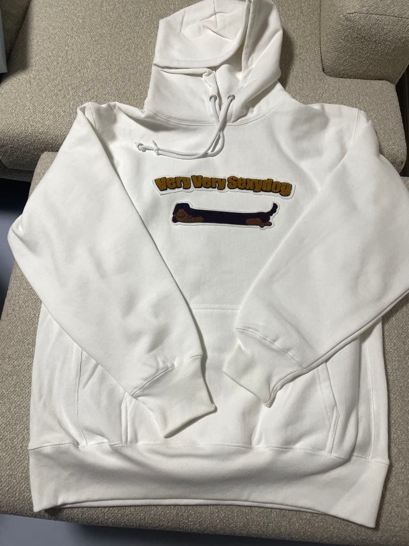 FUN MAGIC ホワイトパーカー　すしらーめんりく