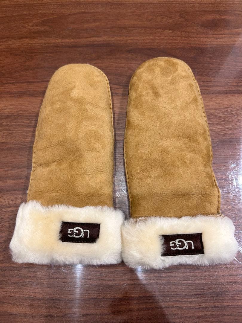UGG クラシック ミトン ベージュ アグ 手袋 ムートン M レディース