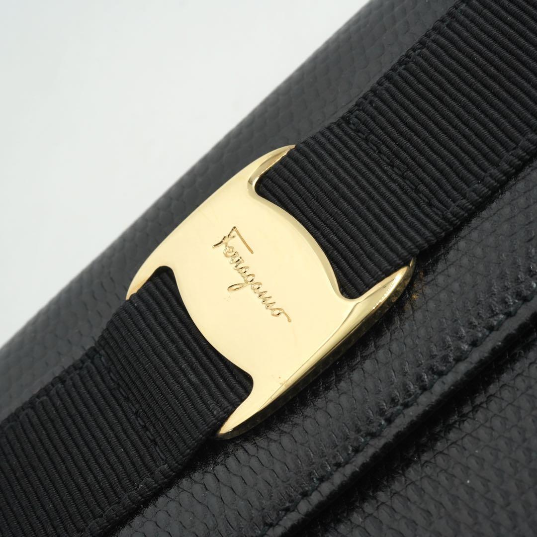 ✨未使用展示品・箱カード付✨　Ferragamo 財布　ヴァラリボン　リザード