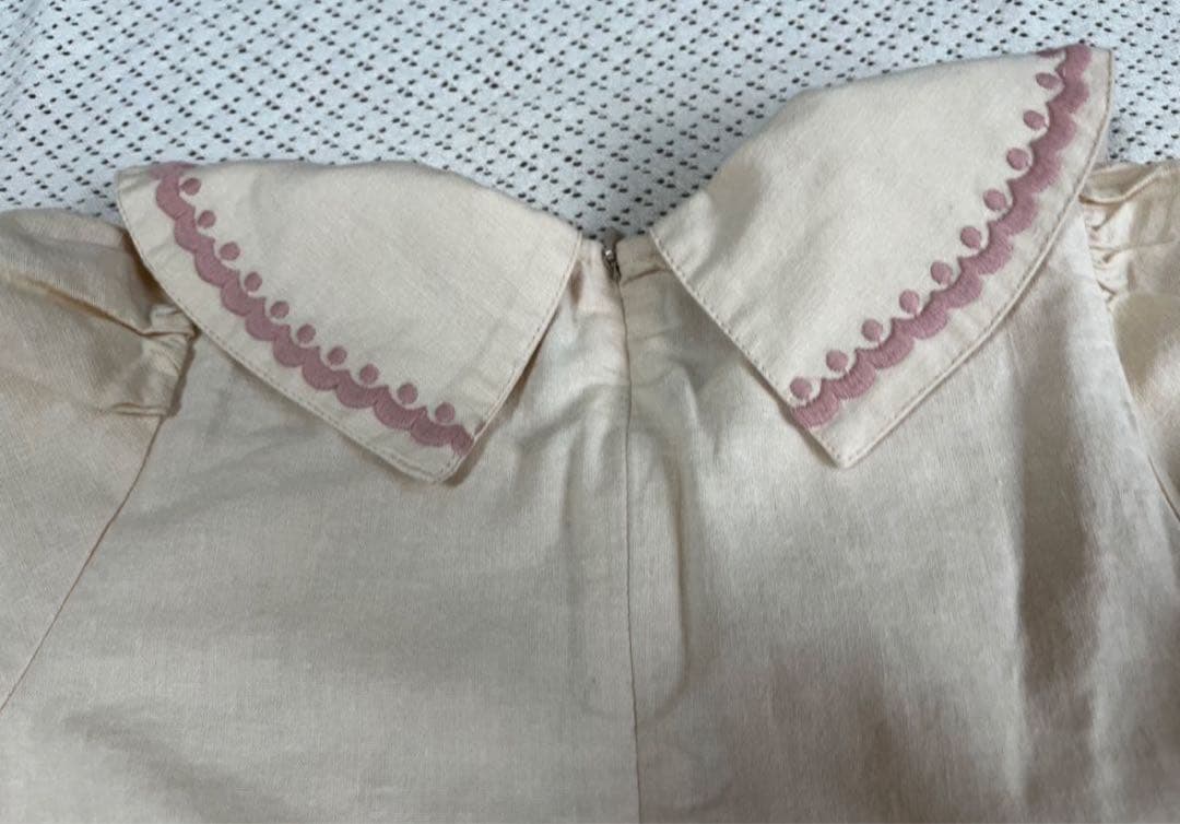 Apolina 花柄刺繍ブラウス 7-9y Apolina 花柄刺繍ブラウス 7-9y