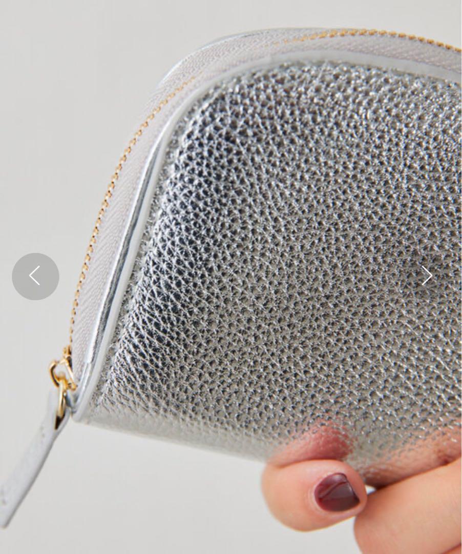 新しいFashion - 新品 イアパピヨネ シンプルラウンド折り財布