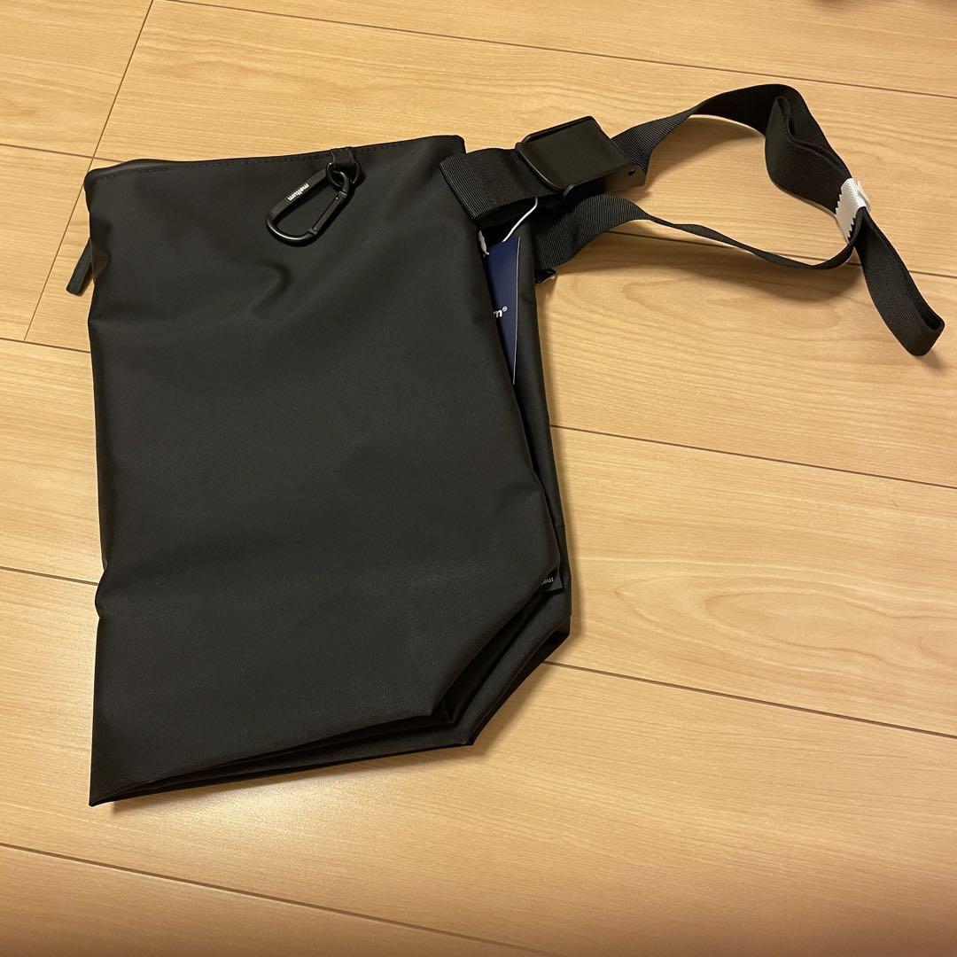 meltum】ナイロンメッセンジャーバッグ