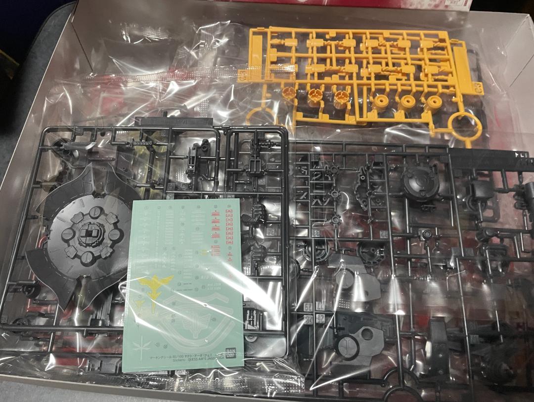 【未組立】RE/100 1/100 ヤクト・ドーガ（クェス・エア機）