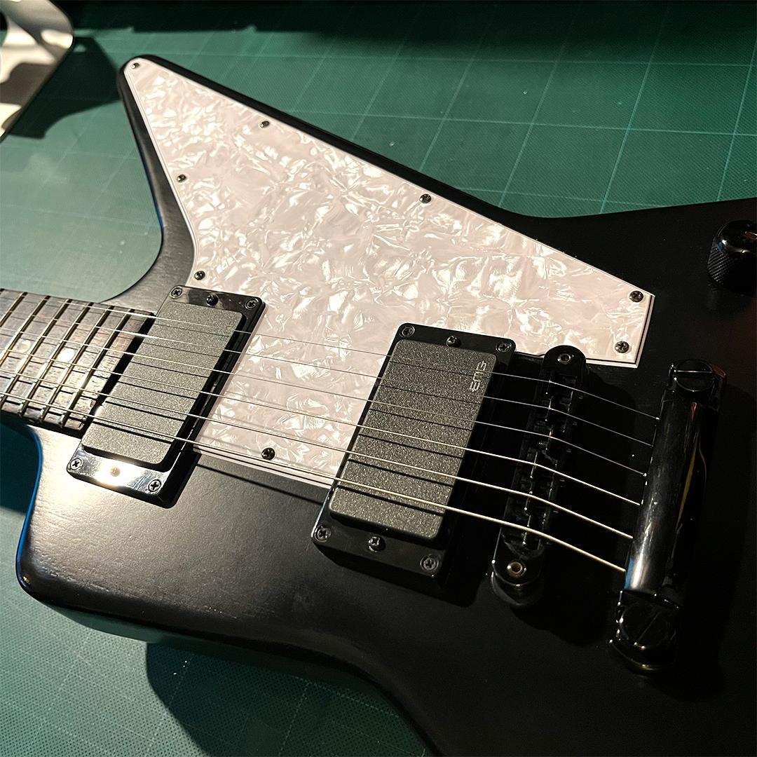 ギター Gibson USA Explorer B-2 Satin Ebony EMG