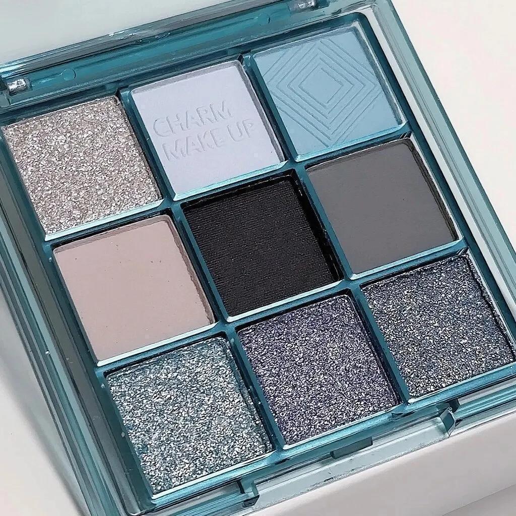 Valentino COLOR-FLIP01 ローズマット アイシャドウパレット Shop Color-Flip Eyeshadow Palette | Valentino Beauty