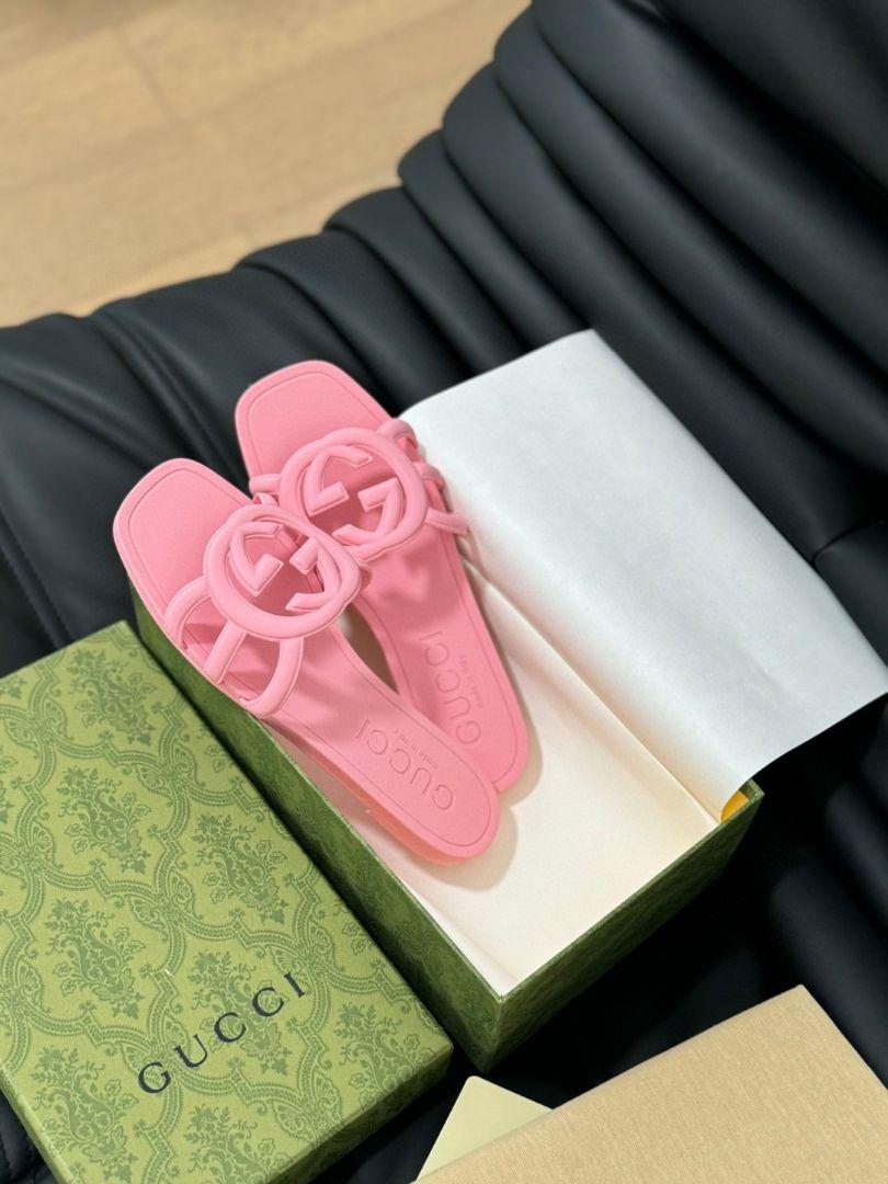 GUCCI ピンク サンダル