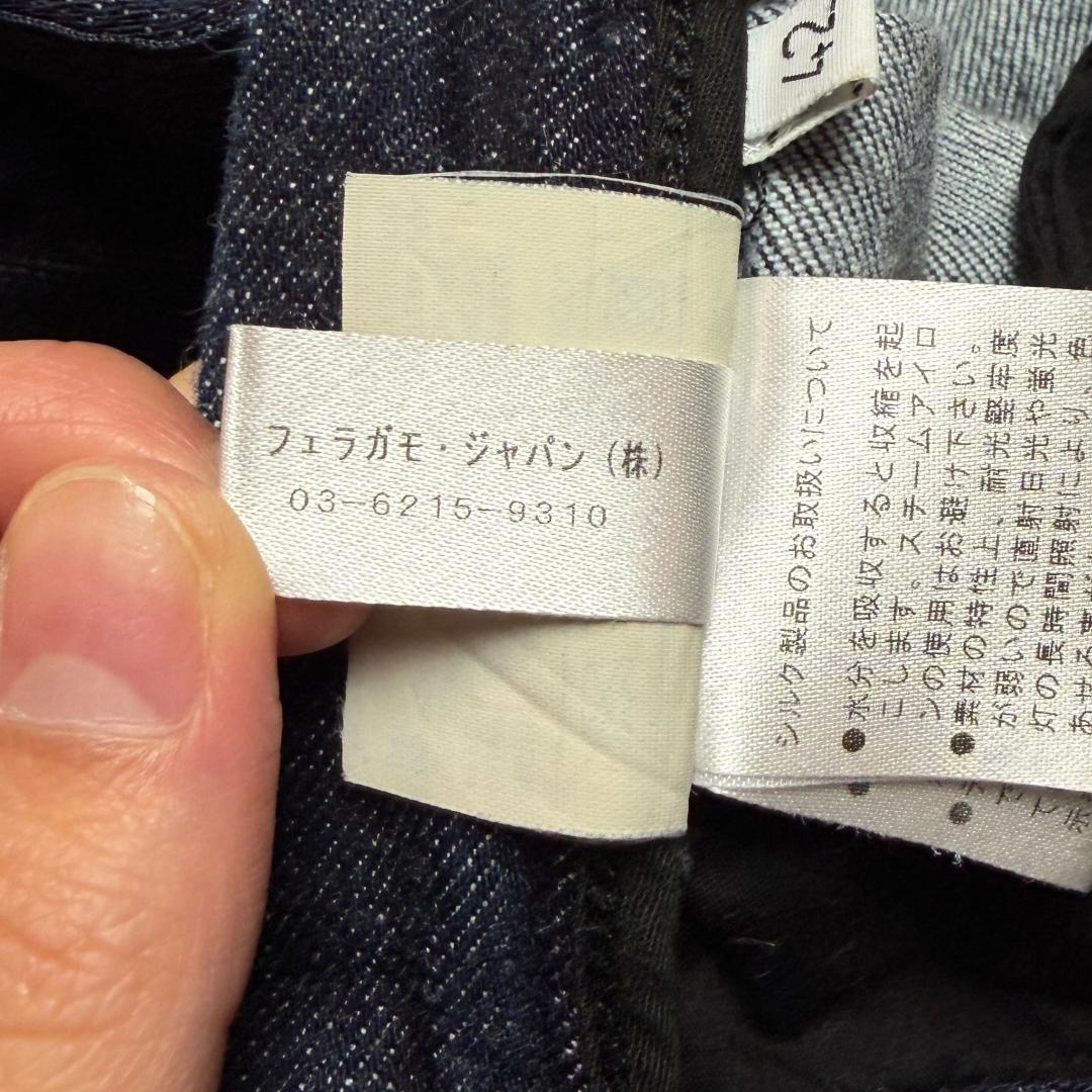 美品 サルヴァトーレフェラガモ 3341 デニムパンツ ロゴボタン ヴァラ 42 美品 サルヴァトーレフェラガモ 3341 デニムパンツ ロゴボタン ヴァラ 42