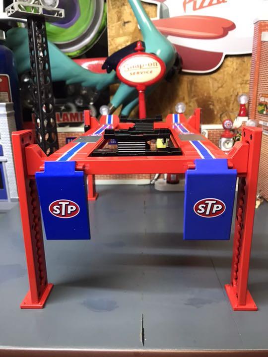一番の贈り物 1/18 STP FOUR POST 激レア LIFT ADJUSTABLE - ミニカー 一番の贈り物 1/18 STP FOUR POST 激レア LIFT ADJUSTABLE - ミニカー