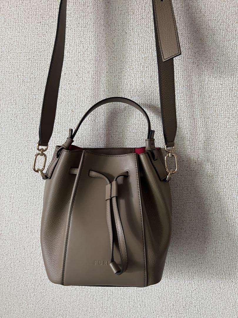 c*】様 FURLA ミニバケットバッグ ミアステラ