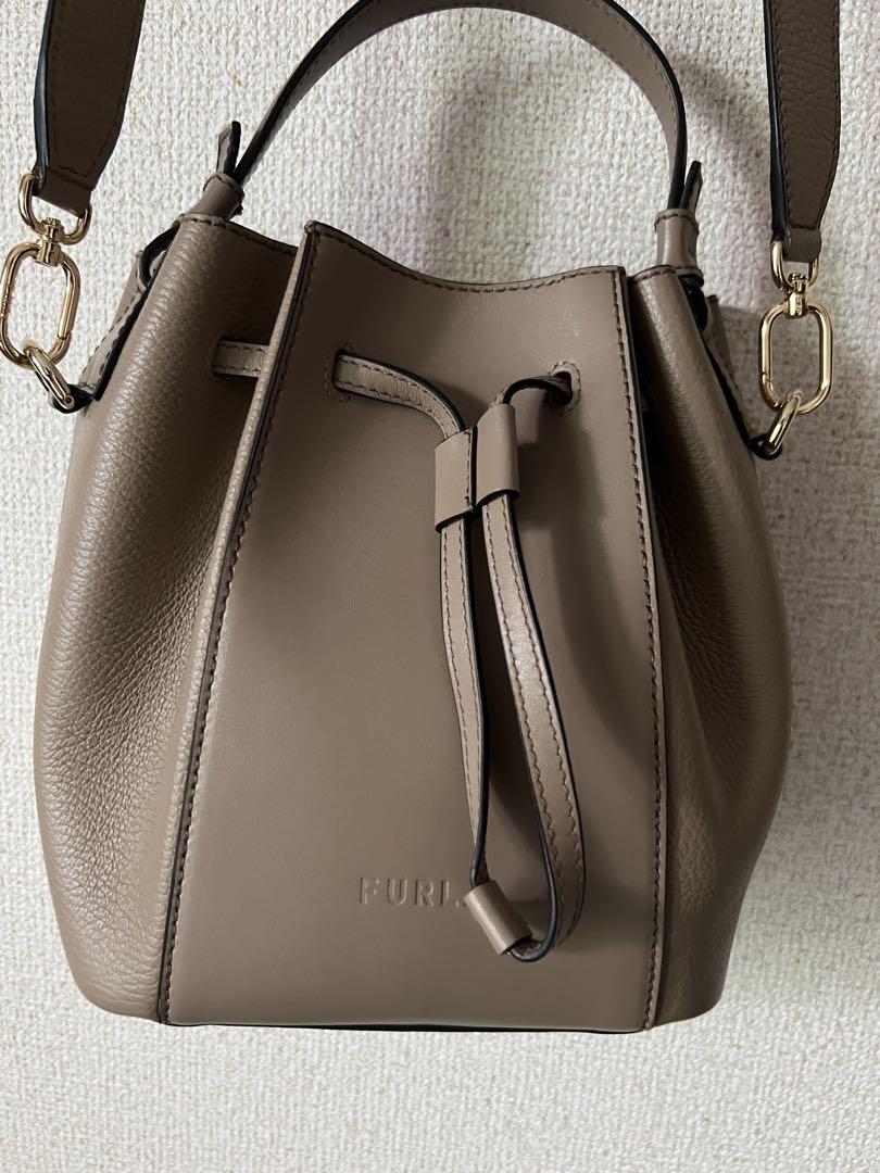 c*】様 FURLA ミニバケットバッグ ミアステラ