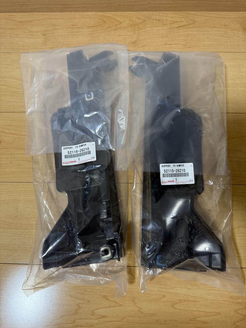新品　ハイエース　バンパーリテーナー左右 5,000円